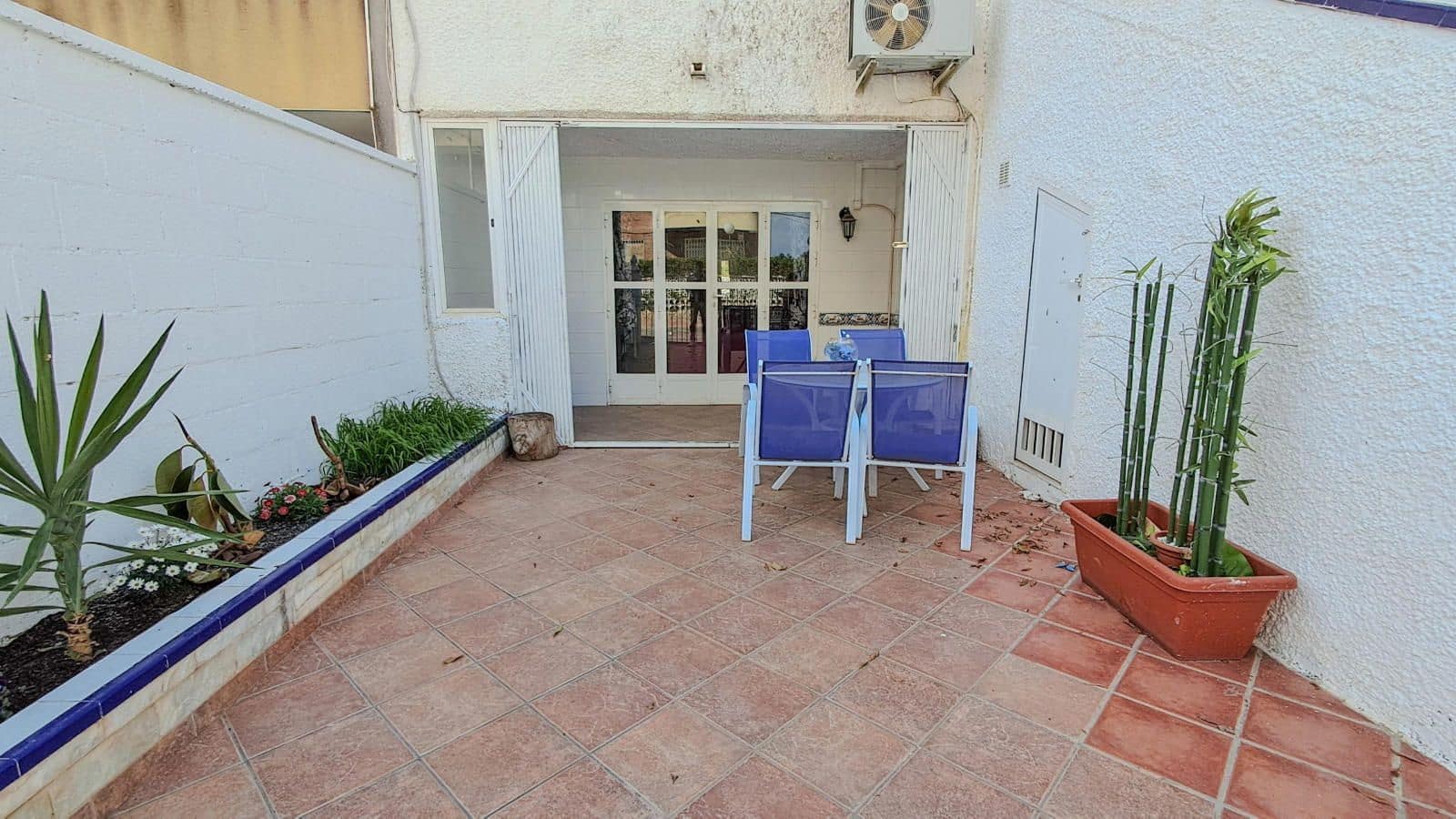 5 soverom Hus til salgs i Punta Prima - € 299 999 (Ref: 8999335)