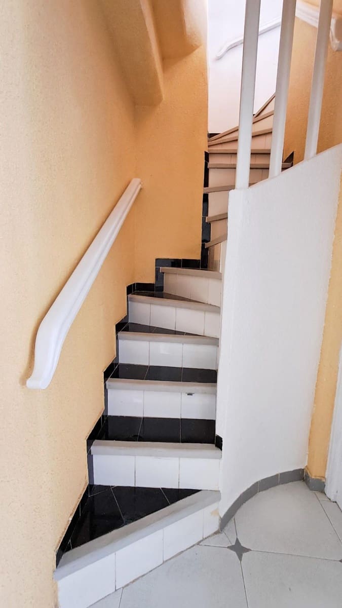 5 soverom Hus til salgs i Punta Prima - € 299 999 (Ref: 8999335)