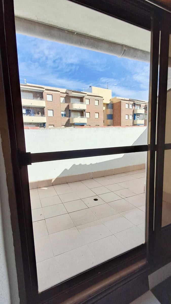 5 soverom Hus til salgs i Punta Prima - € 299 999 (Ref: 8999335)