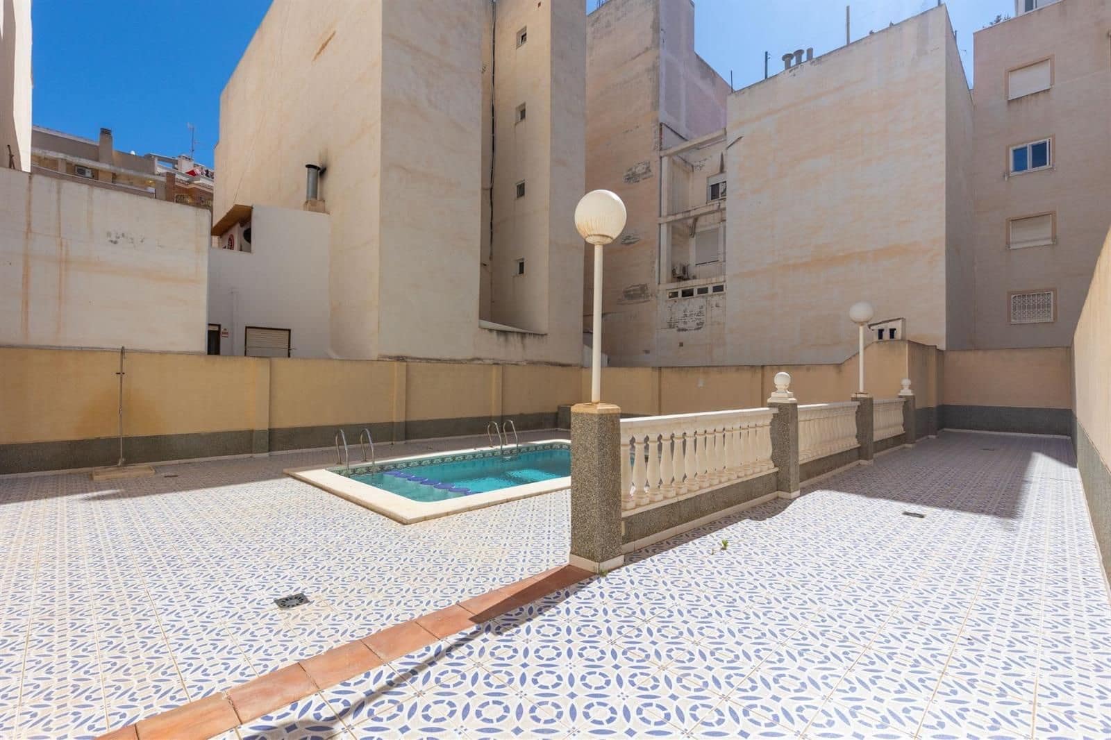 1 soverom Villa til salgs i Torrevieja med svømmebasseng - € 103 260 (Ref: 9003438)