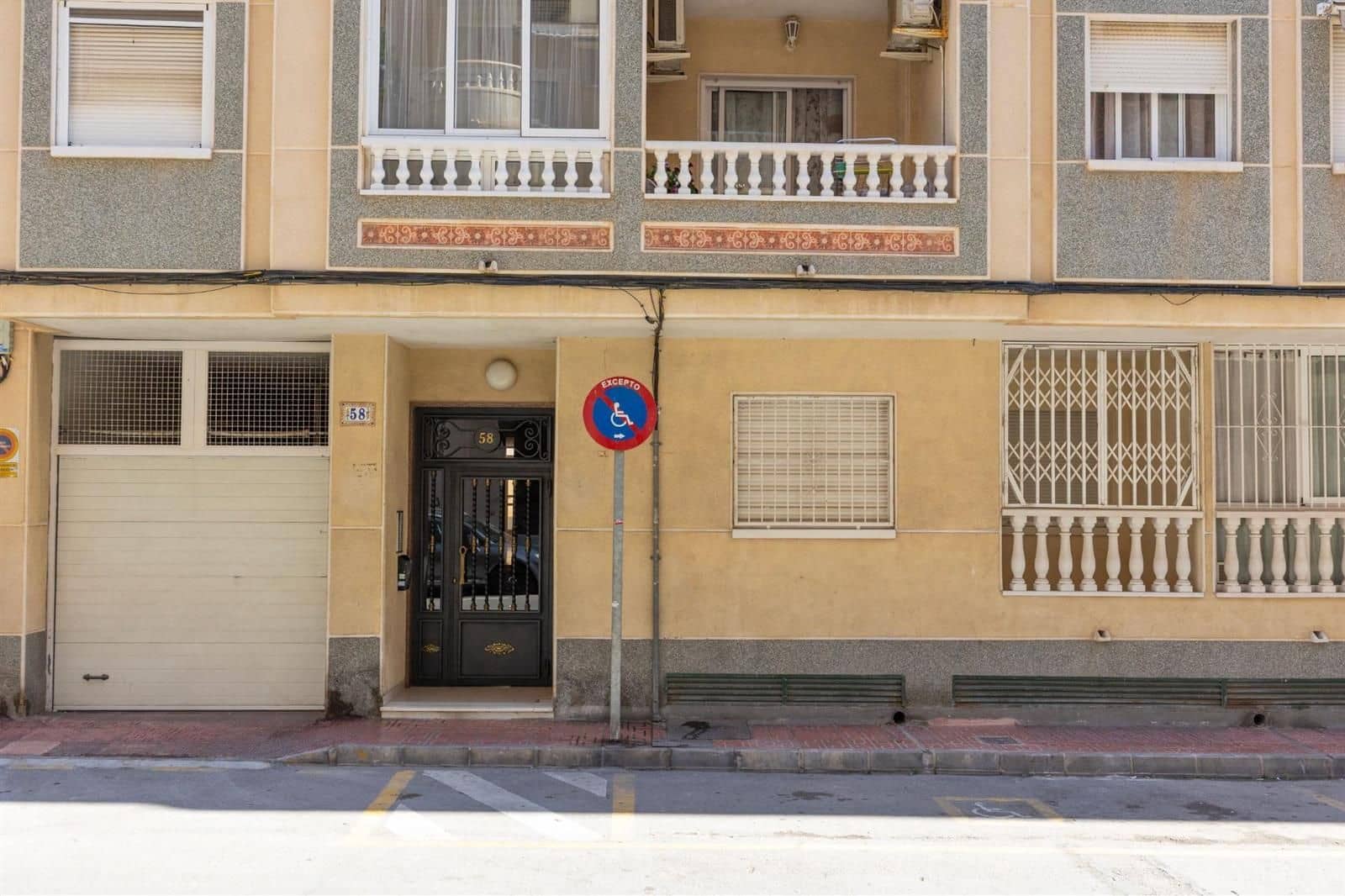 1 soverom Villa til salgs i Torrevieja med svømmebasseng - € 103 260 (Ref: 9003438)