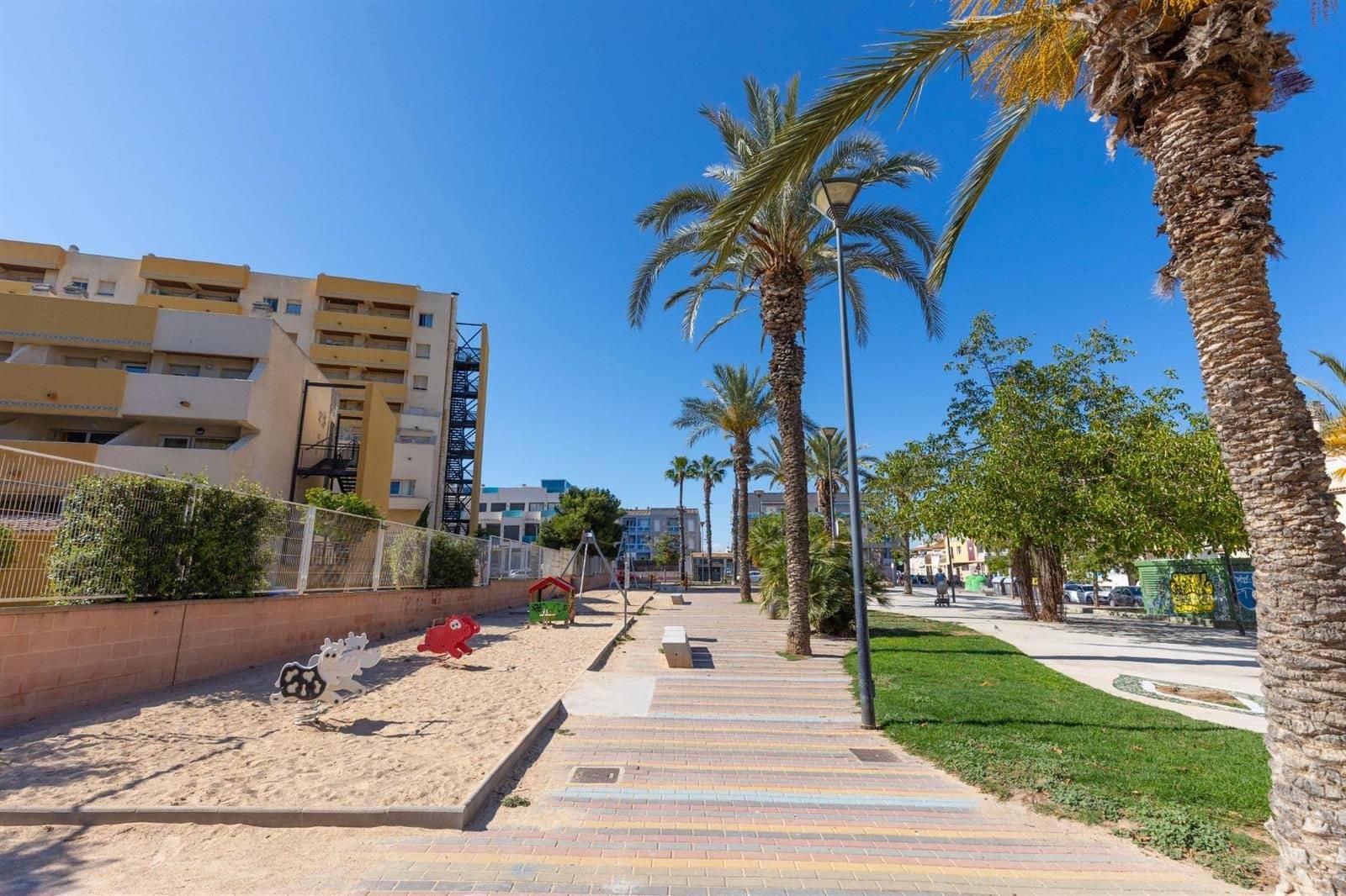 1 soverom Villa til salgs i Torrevieja med svømmebasseng - € 103 260 (Ref: 9003438)
