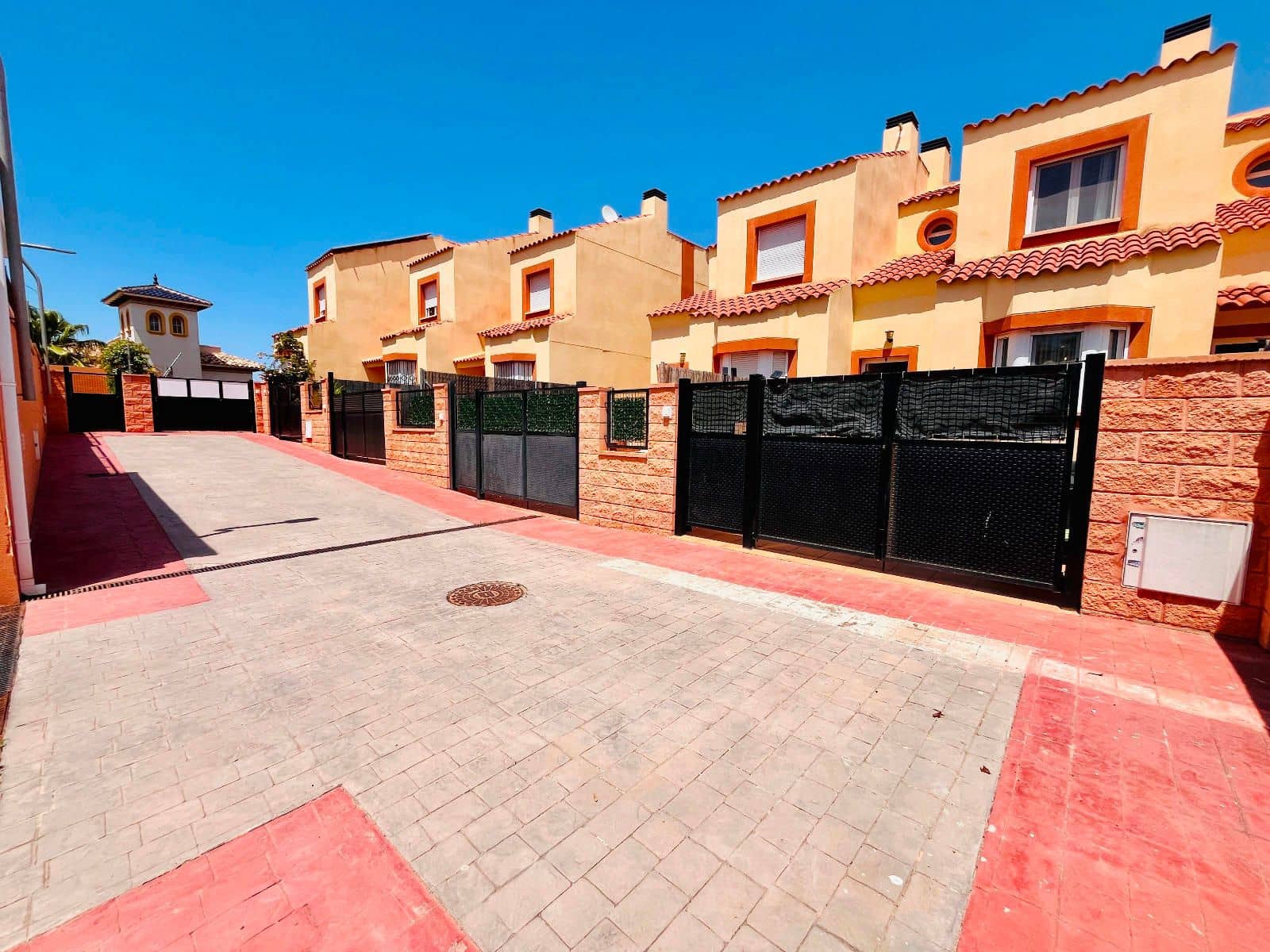 3 soveværelse Byhus til salg i Orihuela Costa med swimmingpool - € 234.000 (Ref: 9007502)