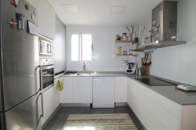 2 soverom Villa til salgs i Aguas Nuevas, Torrevieja med svømmebasseng garasje - € 165 000 (Ref: 9017285)