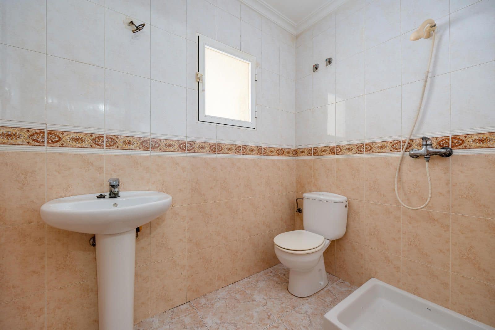 3 sovrum Hus till salu i Los Montesinos med garage - 169 995 € (Ref: 9233633)