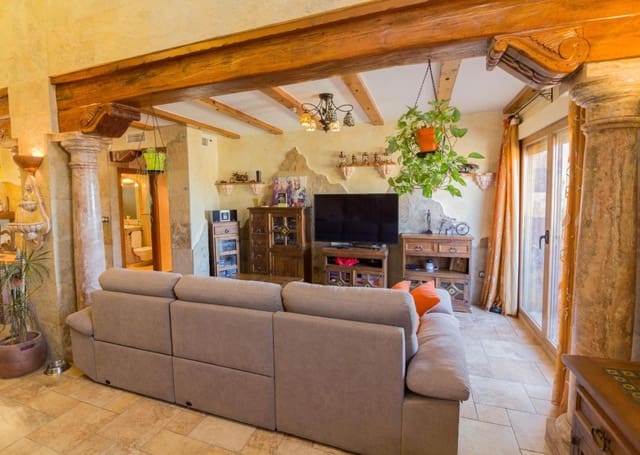 8 bedroom Villa for sale in Redován with pool garage - € 399,969 (Ref: 9233638)