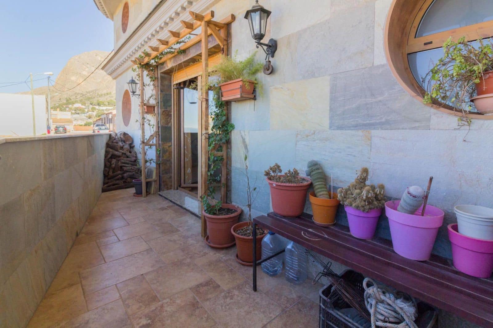 8 soveværelse Villa til salg i Redovan med swimmingpool garage - € 399.969 (Ref: 9233638)