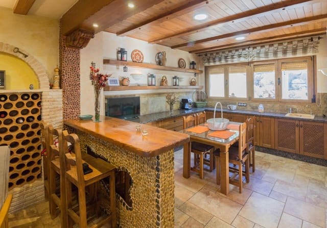 8 bedroom Villa for sale in Redován with pool garage - € 399,969 (Ref: 9233638)