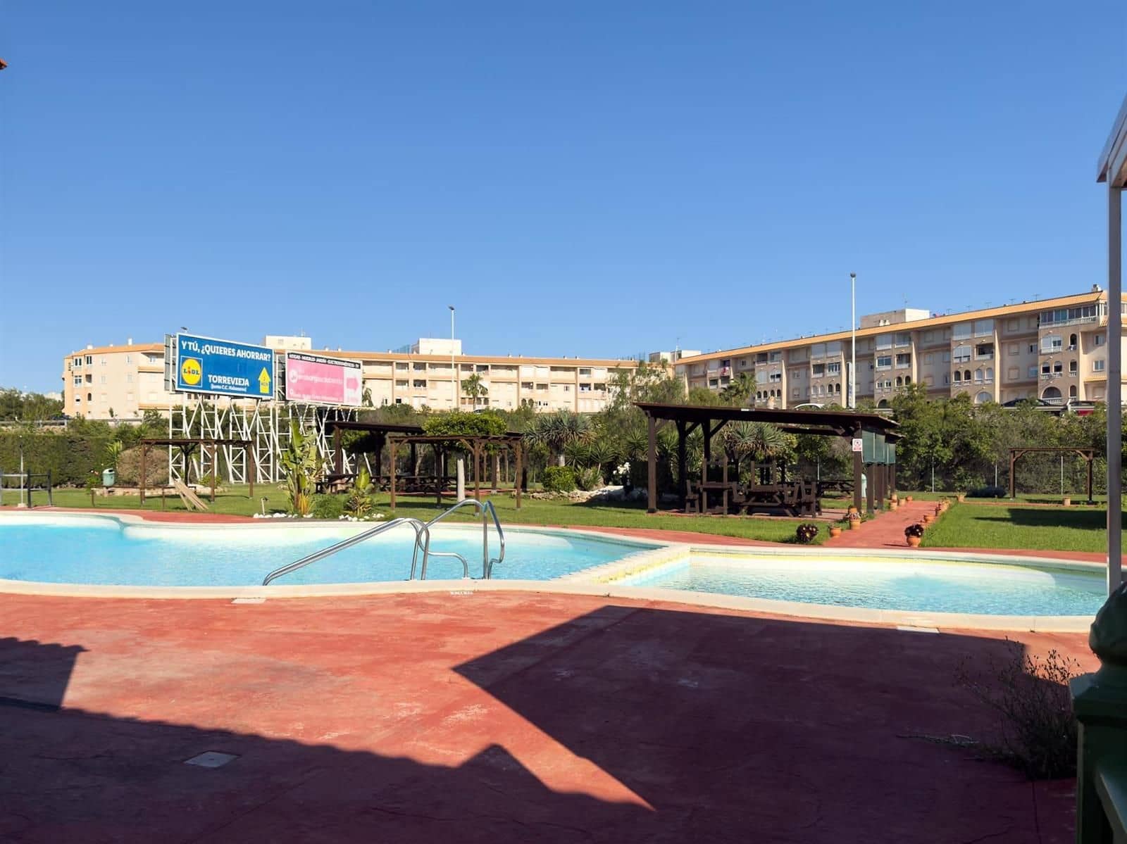 2 chambre Villa/Maison à vendre à Torrevieja avec piscine - 164 300 € (Ref: 9233748)