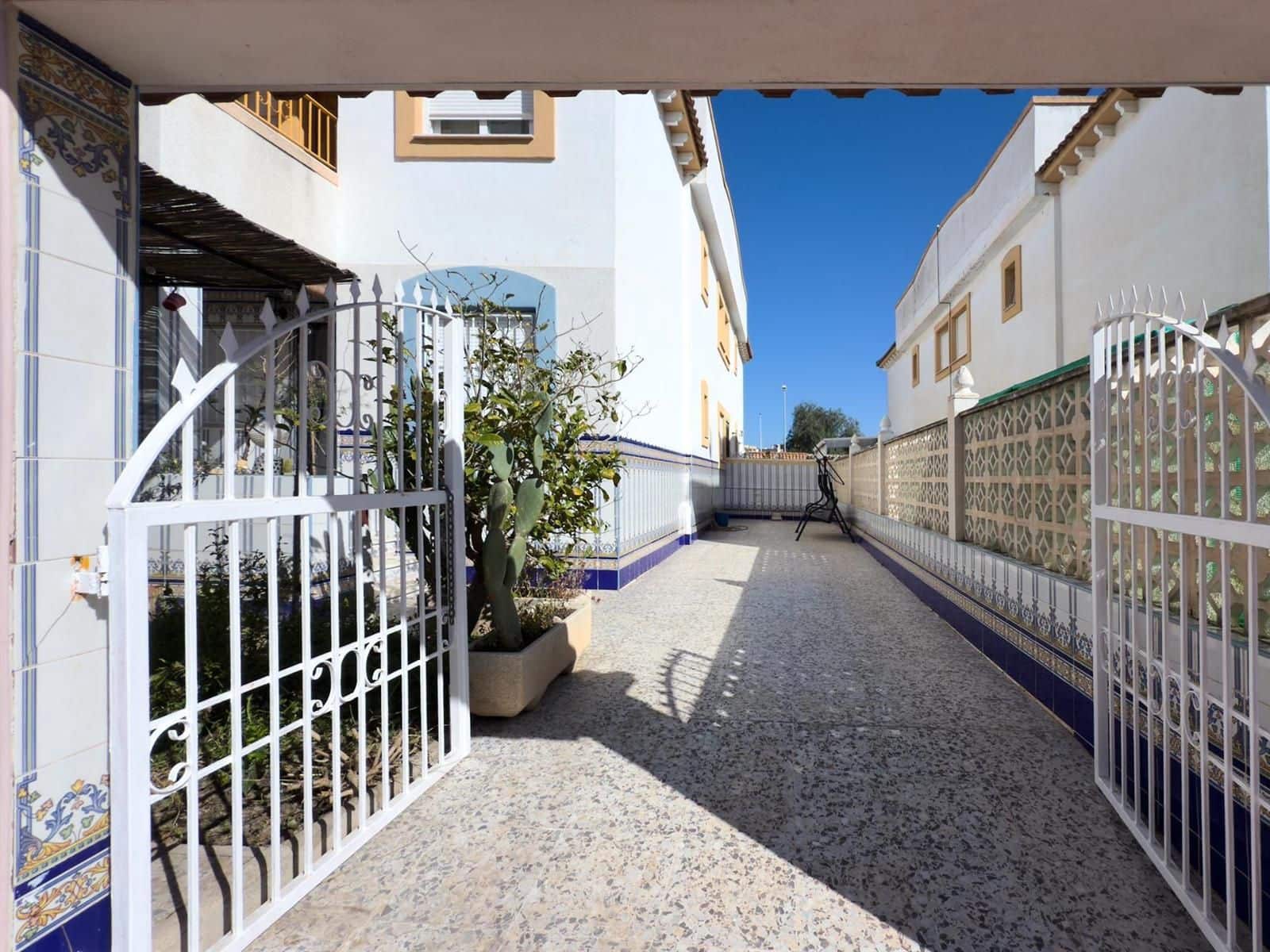 2 chambre Villa/Maison à vendre à Torrevieja avec piscine - 164 300 € (Ref: 9233748)