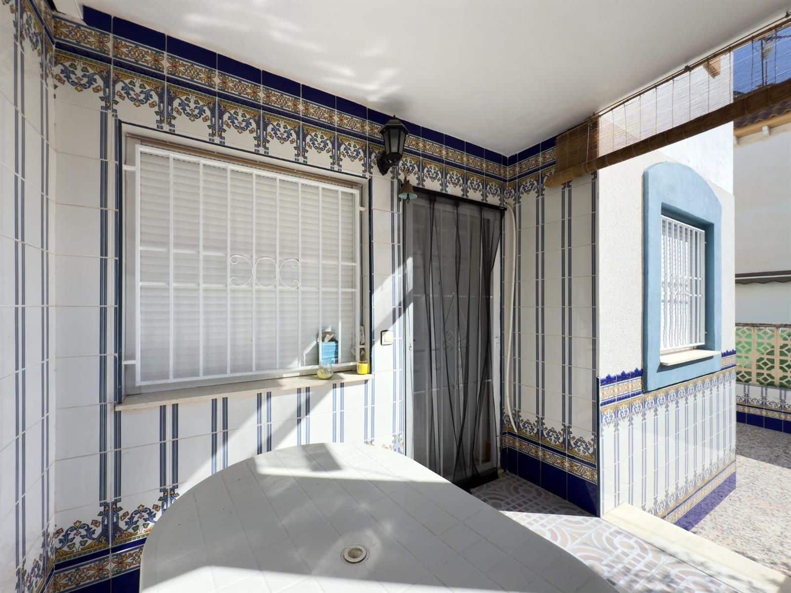 2 chambre Villa/Maison à vendre à Torrevieja avec piscine - 164 300 € (Ref: 9233748)