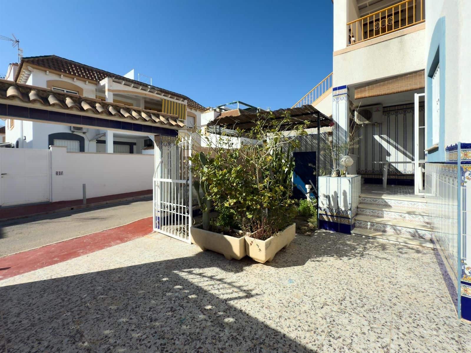 2 chambre Villa/Maison à vendre à Torrevieja avec piscine - 164 300 € (Ref: 9233748)