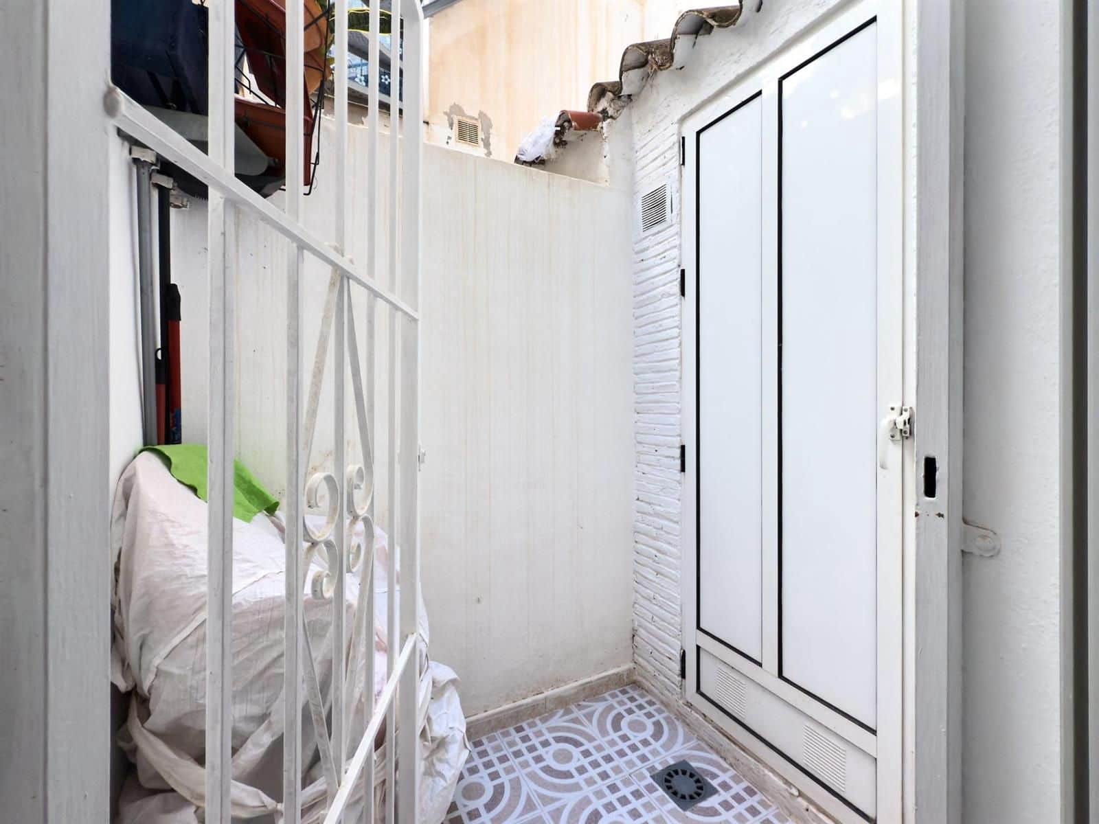 2 chambre Villa/Maison à vendre à Torrevieja avec piscine - 164 300 € (Ref: 9233748)