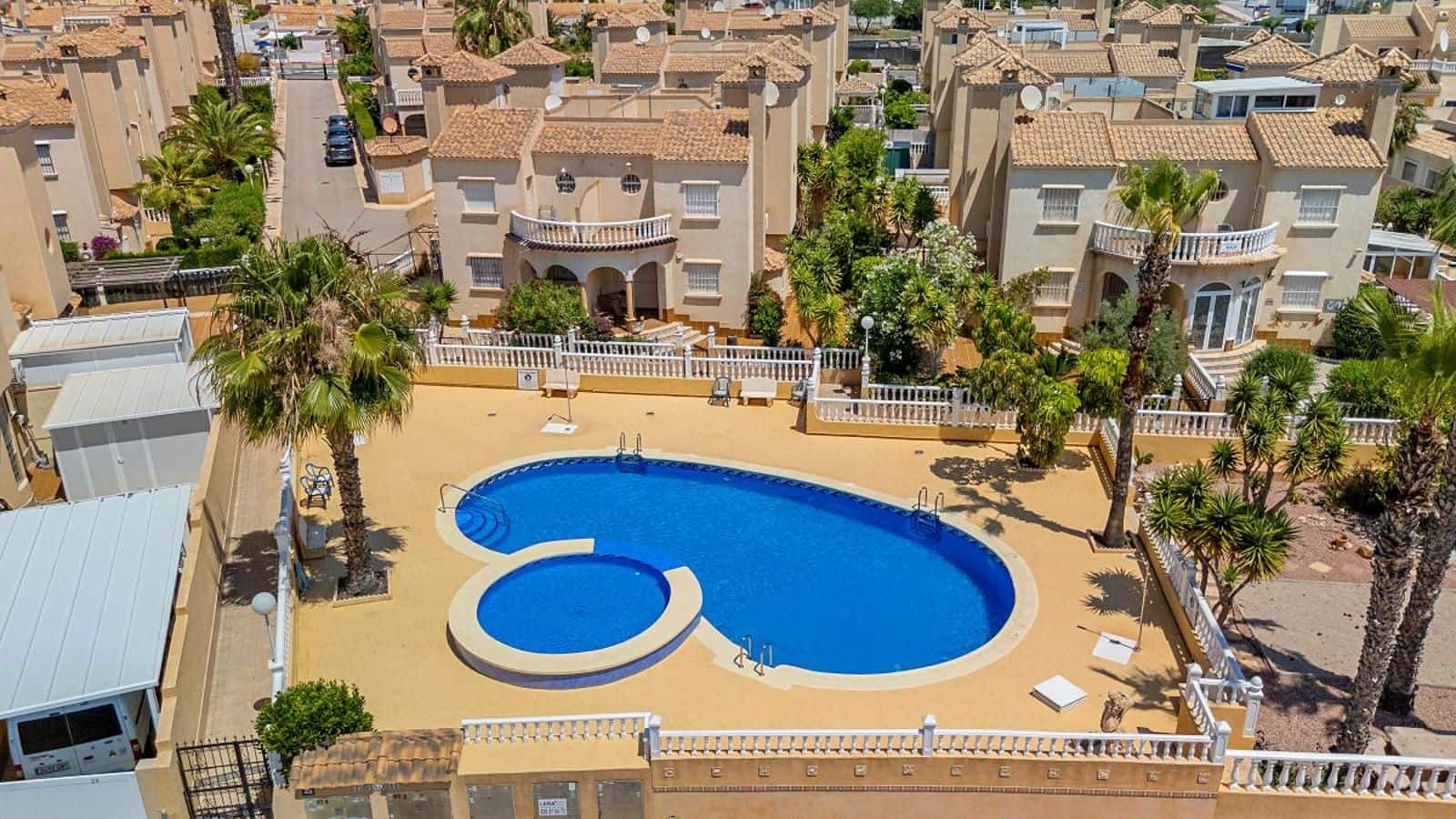 3 sovrum Villa till salu i Playa Flamenca med pool garage - 219 000 € (Ref: 9233753)