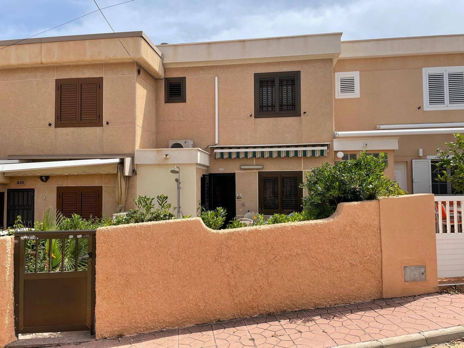 6 soveværelse Byhus til salg i La Mata med garage - € 299.500 (Ref: 9233754)