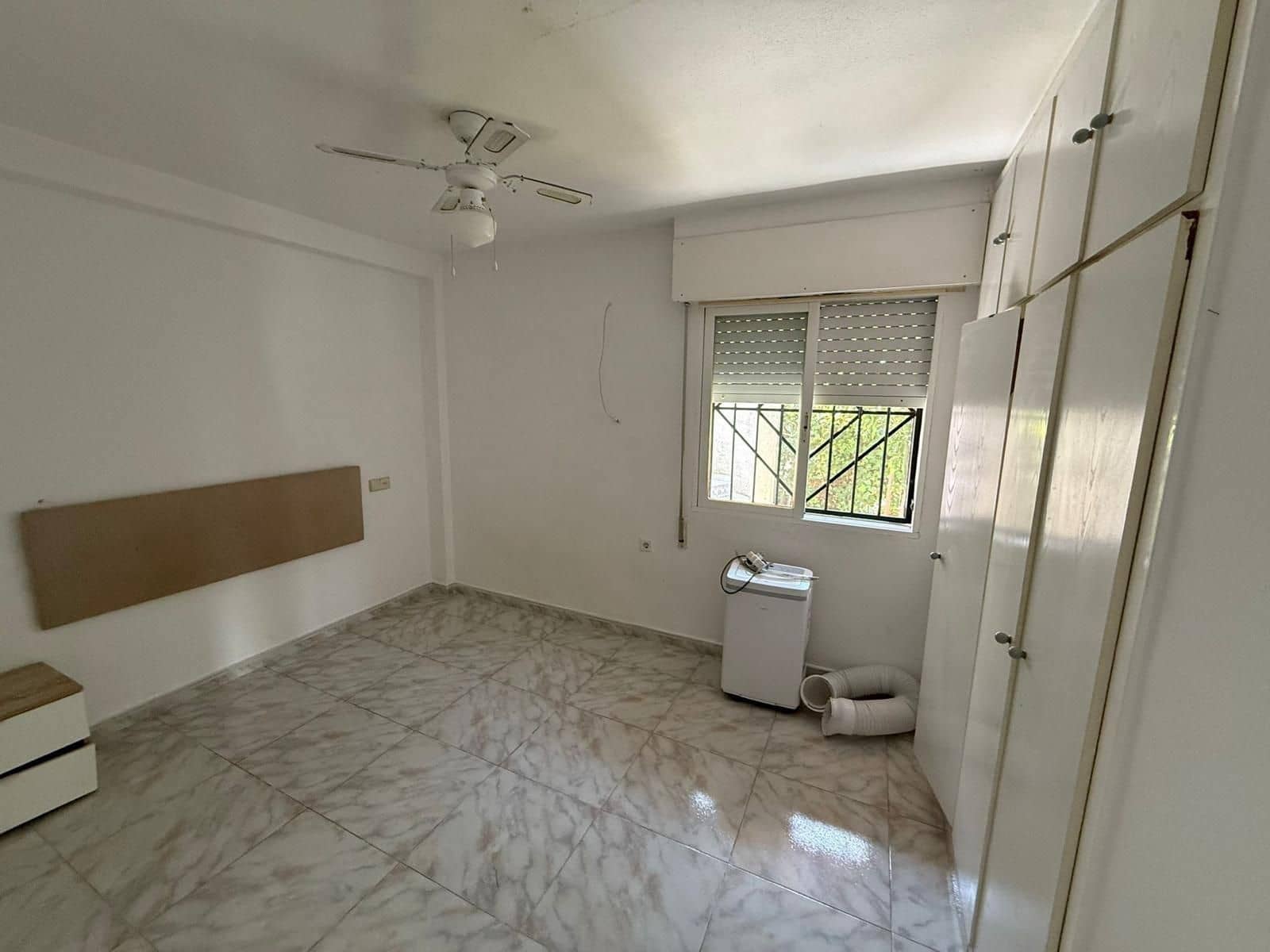 2 chambre Maison de Ville à vendre à Torrevieja avec piscine - 138 000 € (Ref: 9233755)