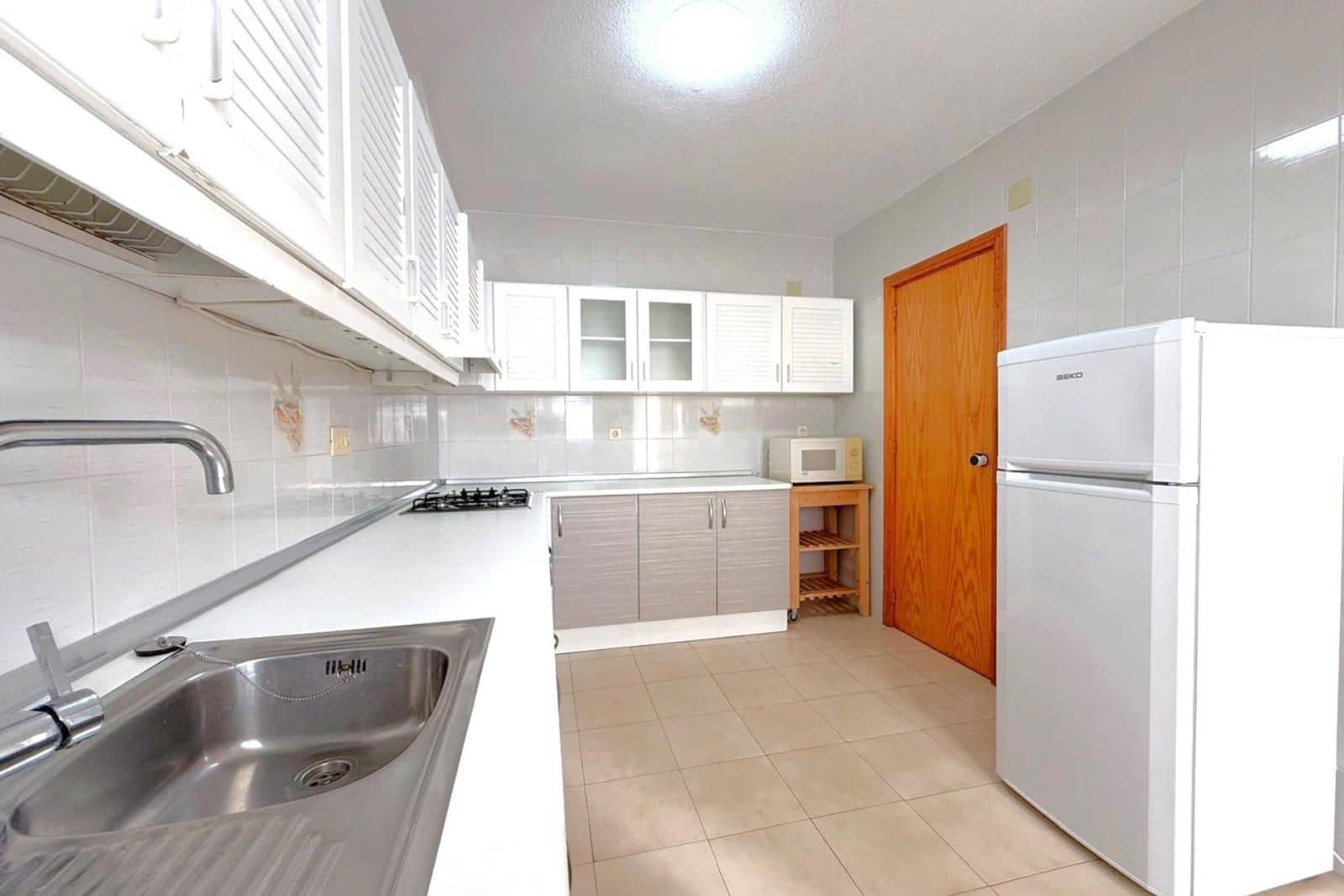 Casa de 3 habitaciones en Villamartin en venta con piscina - 219.000 € (Ref: 9233756)