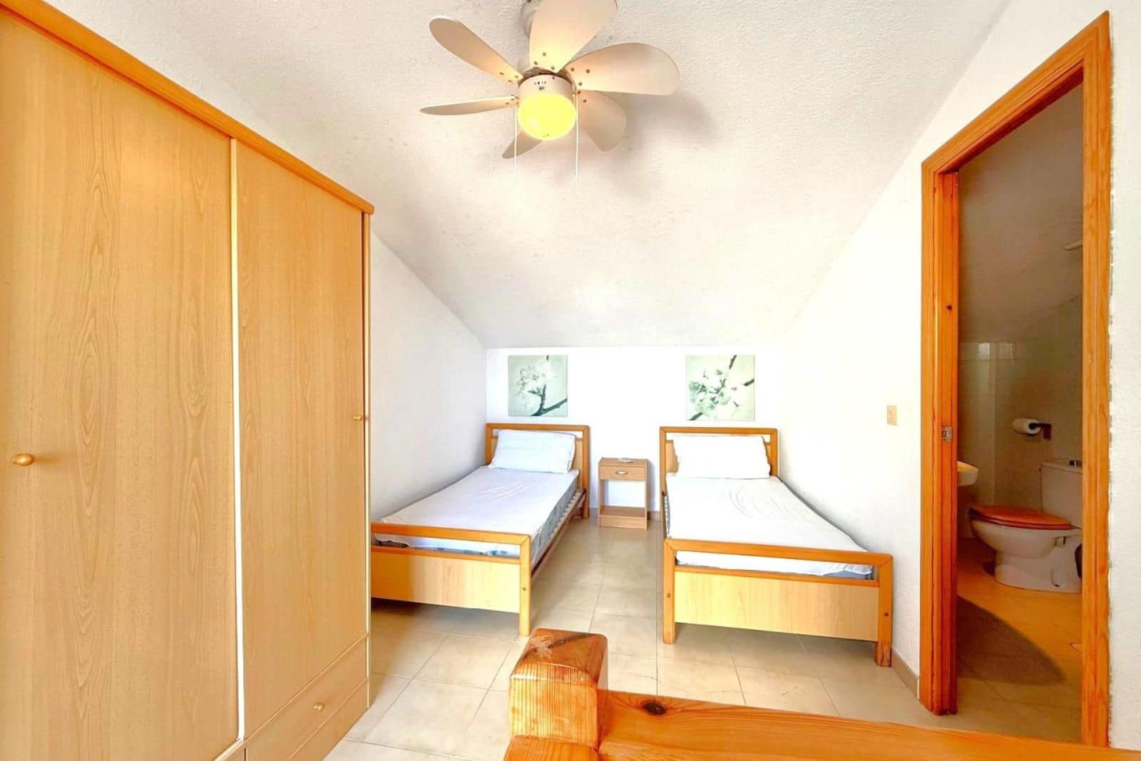 Casa de 3 habitaciones en Villamartin en venta con piscina - 219.000 € (Ref: 9233756)