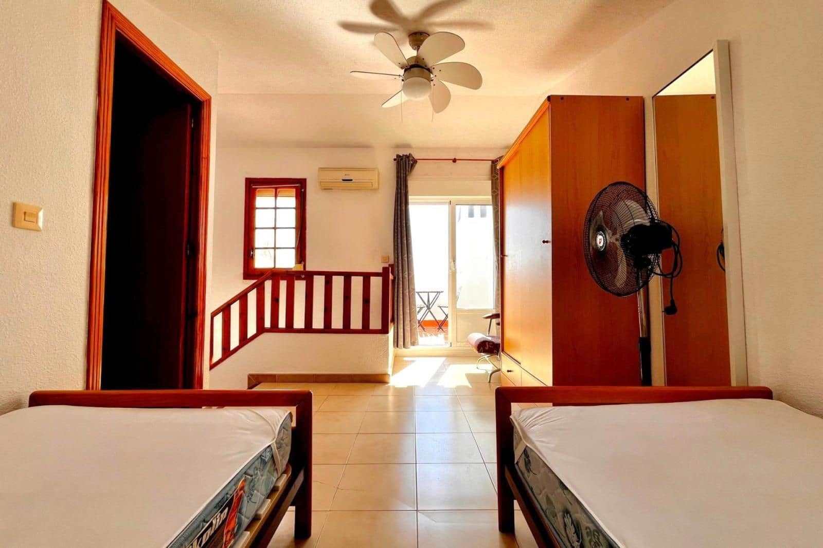 Casa de 3 habitaciones en Villamartin en venta con piscina - 219.000 € (Ref: 9233756)