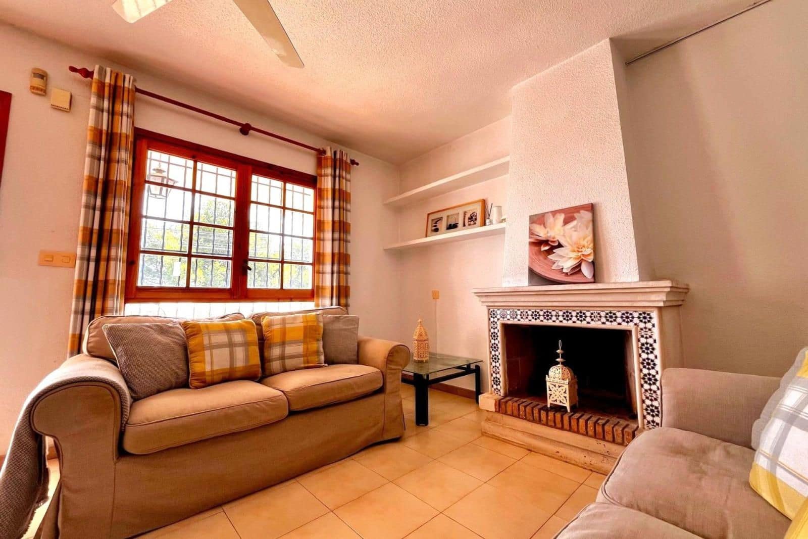 Casa de 3 habitaciones en Villamartin en venta con piscina - 219.000 € (Ref: 9233756)