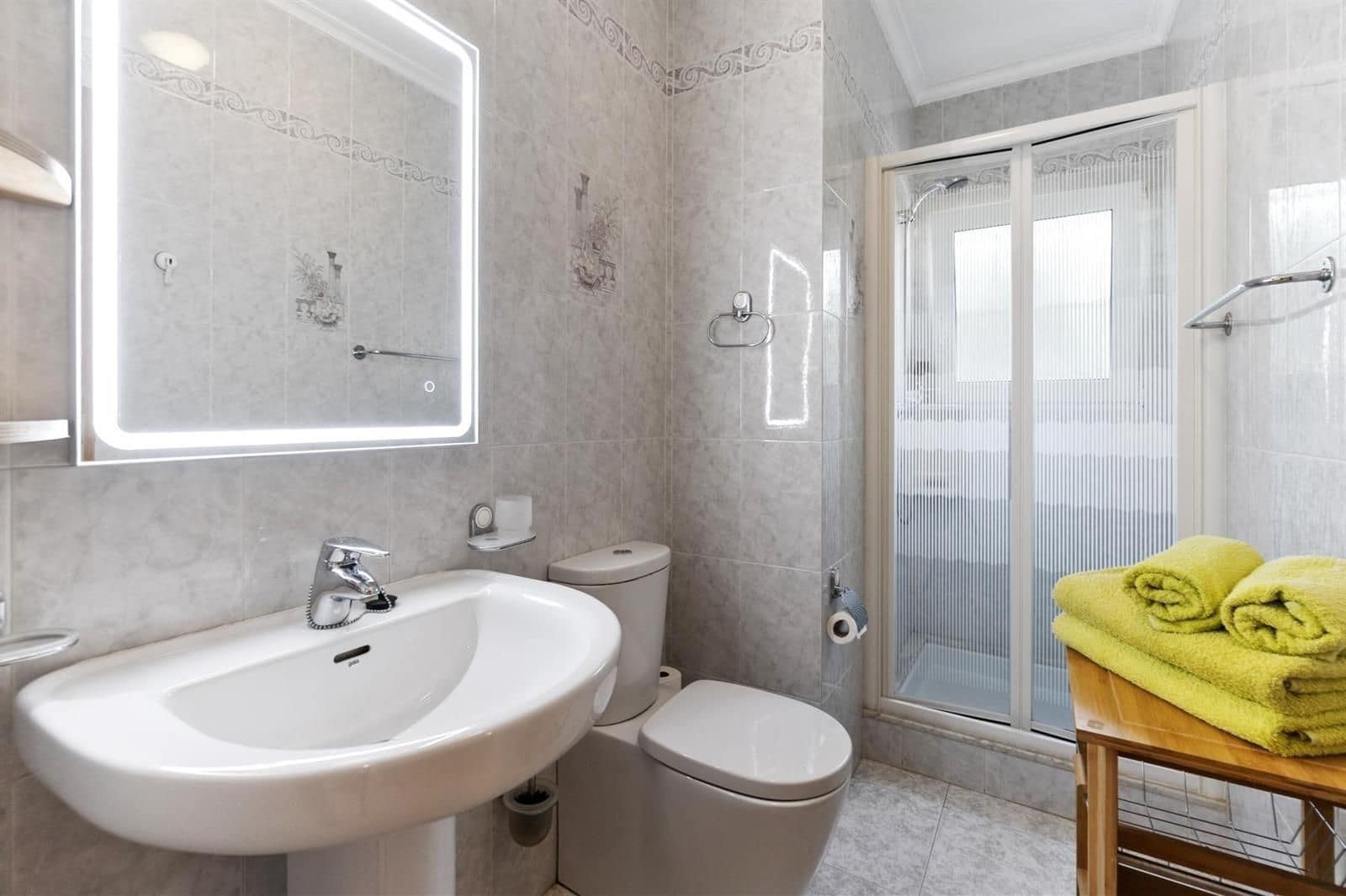 4 bedroom Villa for sale in Playa Flamenca with pool garage - € 559,000 (Ref: 9233758)