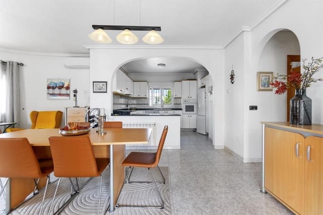 4 Zimmer Villa zu verkaufen in Playa Flamenca, Orihuela mit Pool Garage - 559.000 € (Ref: 9233758)