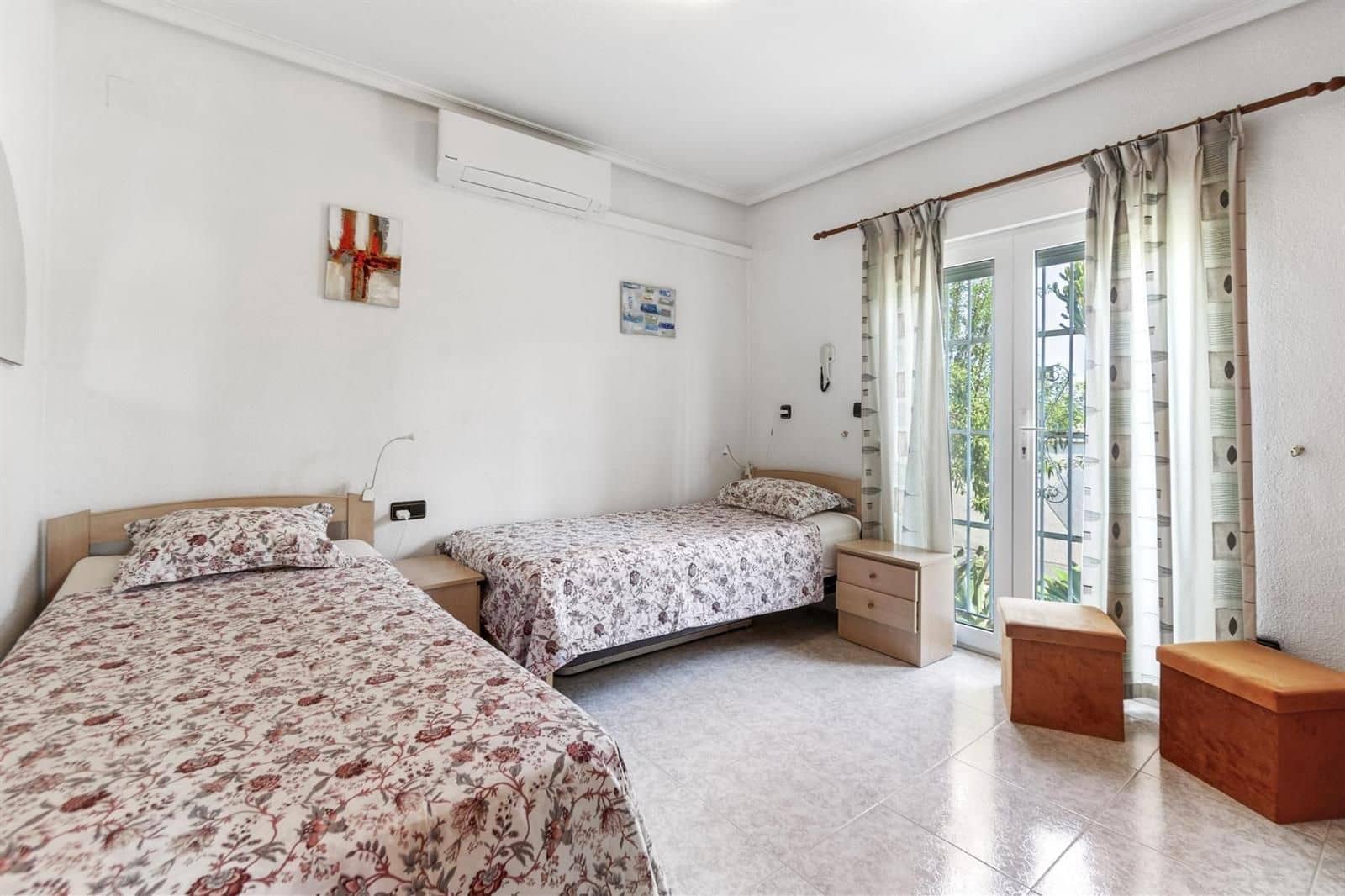 4 bedroom Villa for sale in Playa Flamenca with pool garage - € 559,000 (Ref: 9233758)