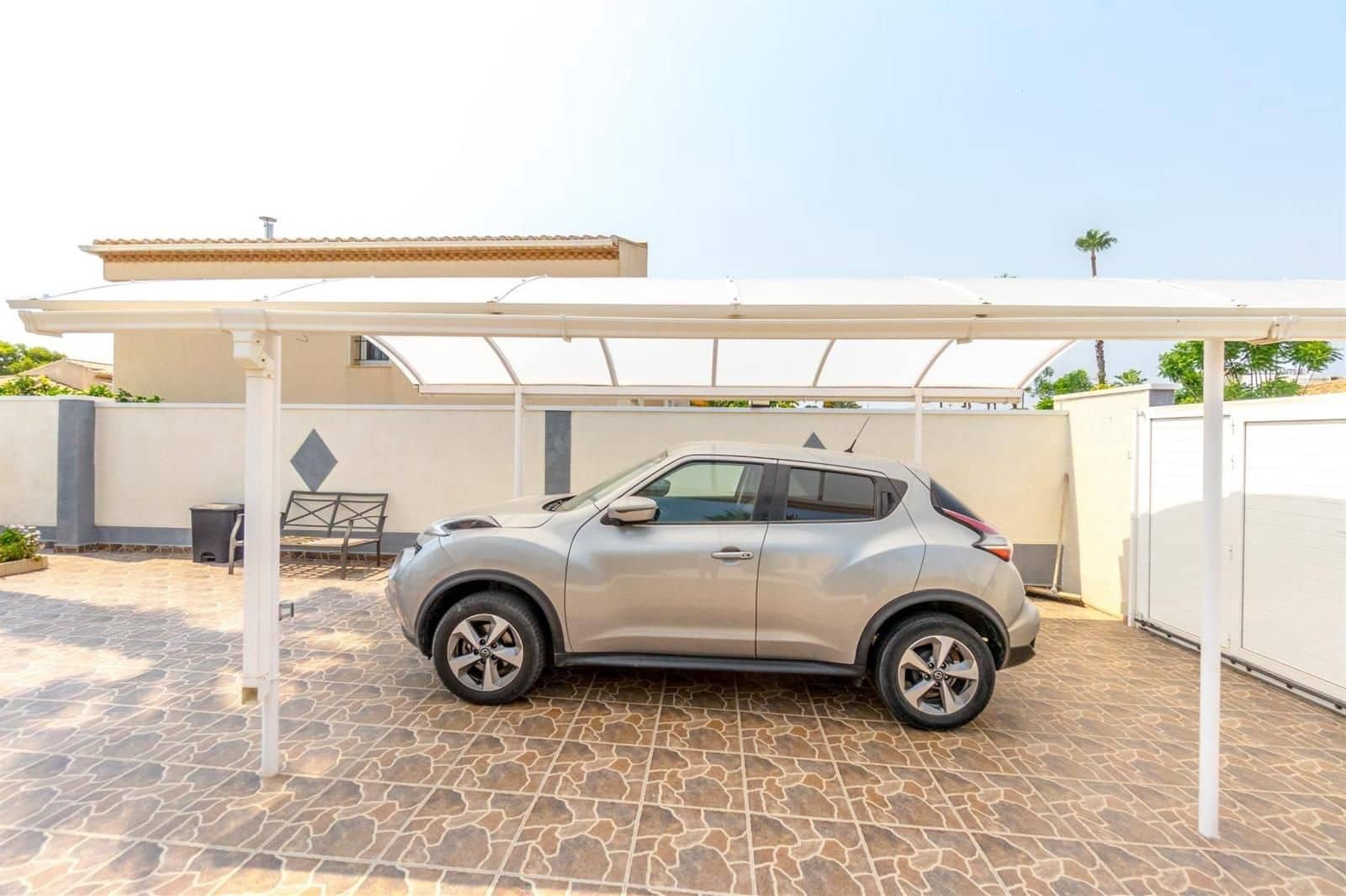 4 bedroom Villa for sale in Playa Flamenca with pool garage - € 559,000 (Ref: 9233758)