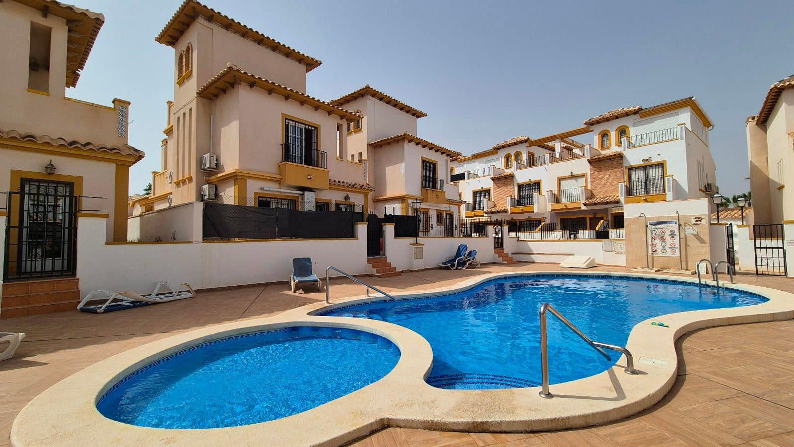 3 chambre Villa/Maison à vendre à Orihuela Costa avec piscine garage - 289 000 € (Ref: 9233765)