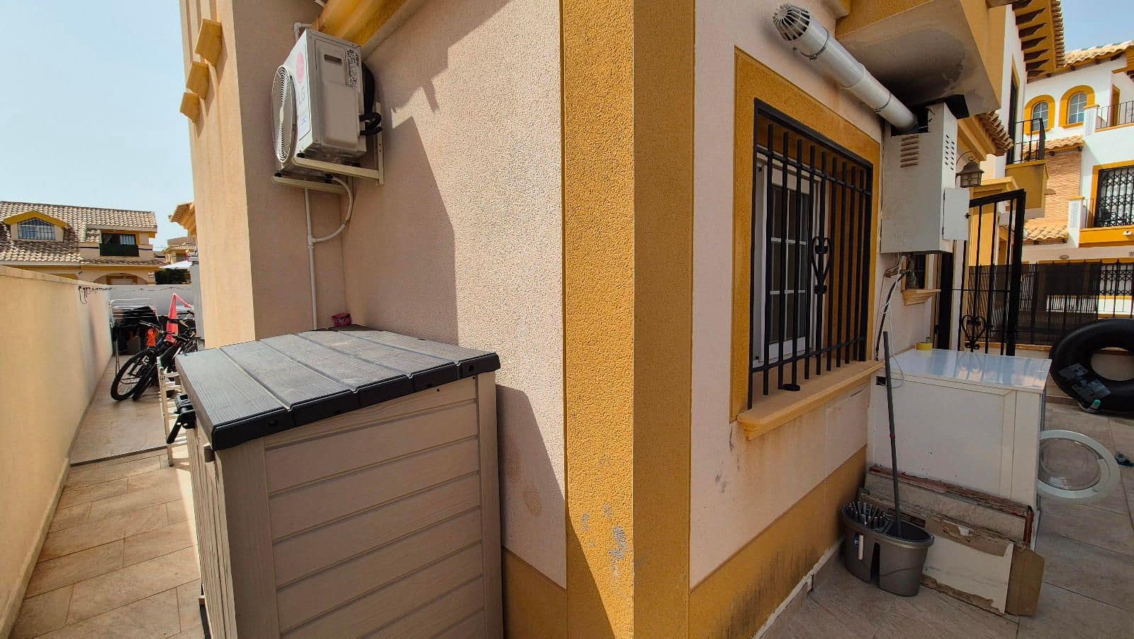 3 chambre Villa/Maison à vendre à Orihuela Costa avec piscine garage - 289 000 € (Ref: 9233765)