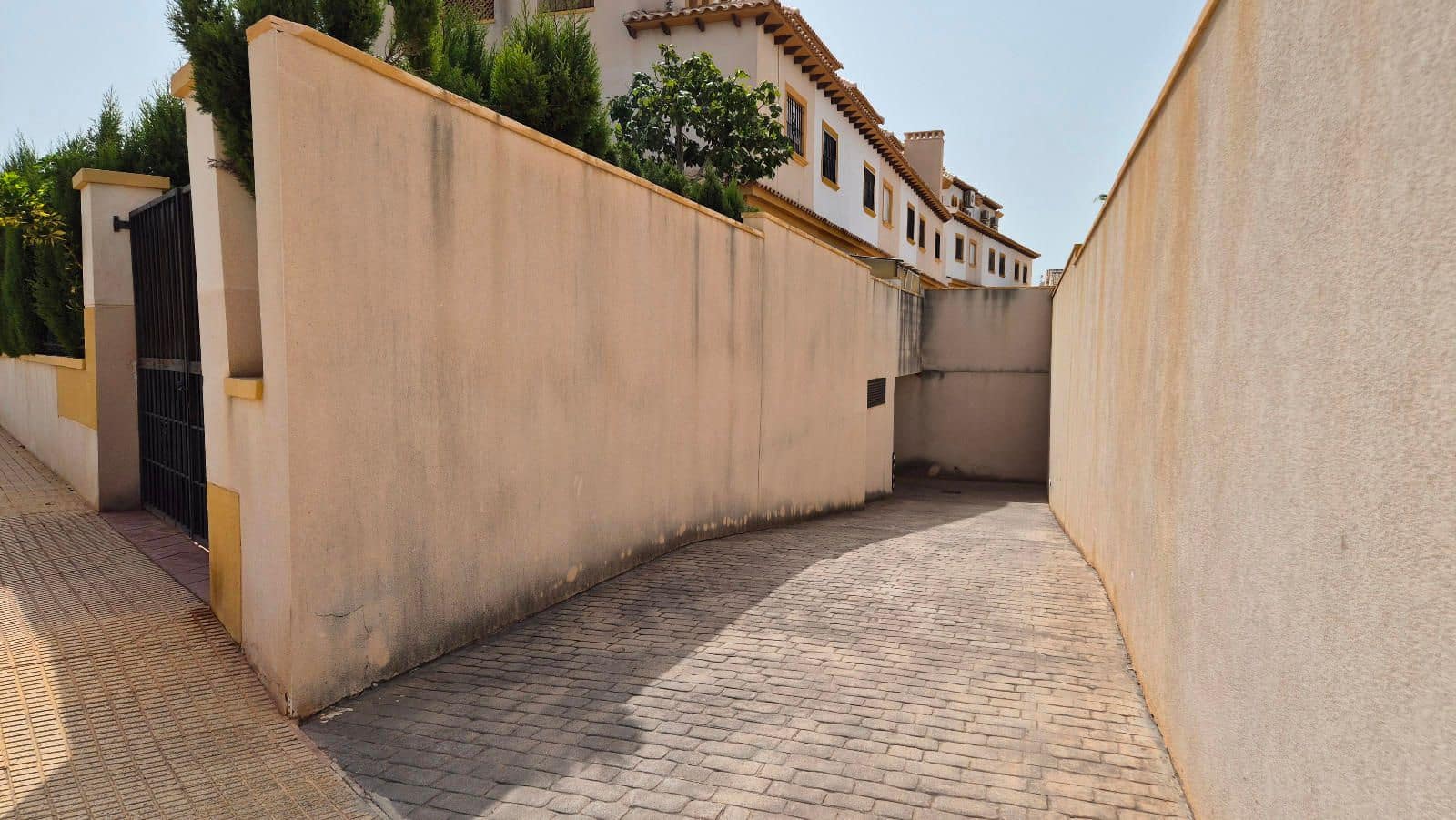 3 chambre Villa/Maison à vendre à Orihuela Costa avec piscine garage - 289 000 € (Ref: 9233765)