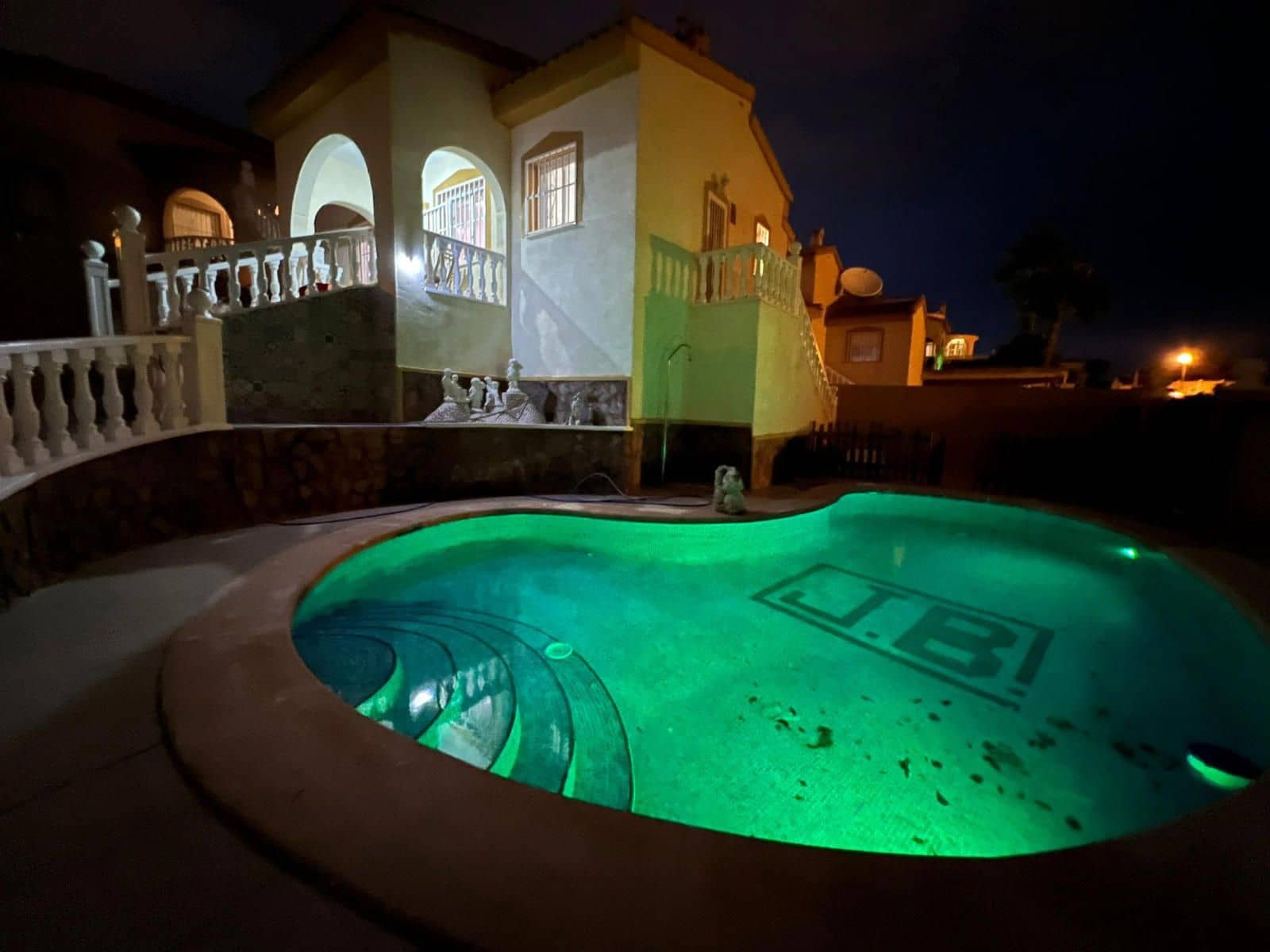 3 sypialnia Willa na sprzedaż w Ciudad Quesada z basenem garażem - 275 000 € (Ref: 9233772)