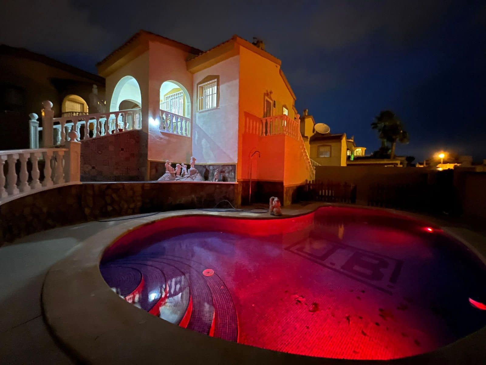 3 sypialnia Willa na sprzedaż w Ciudad Quesada z basenem garażem - 275 000 € (Ref: 9233772)