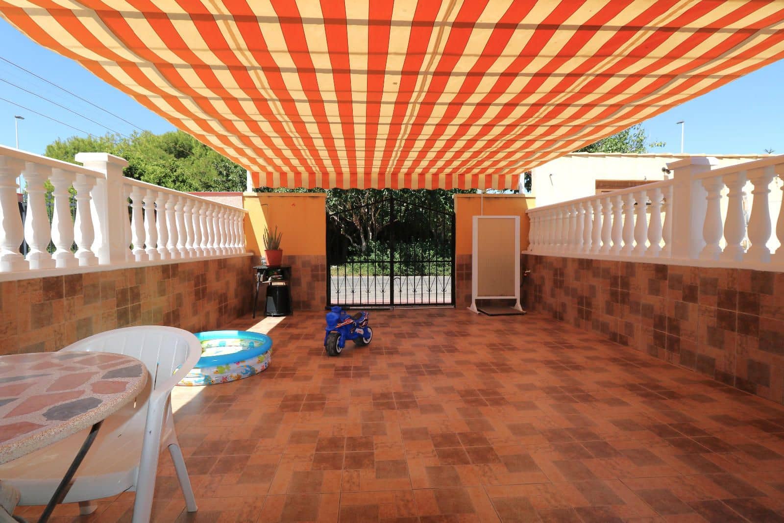 3 soverom Hus til salgs i Torrevieja med garasje - € 255 000 (Ref: 9233774)