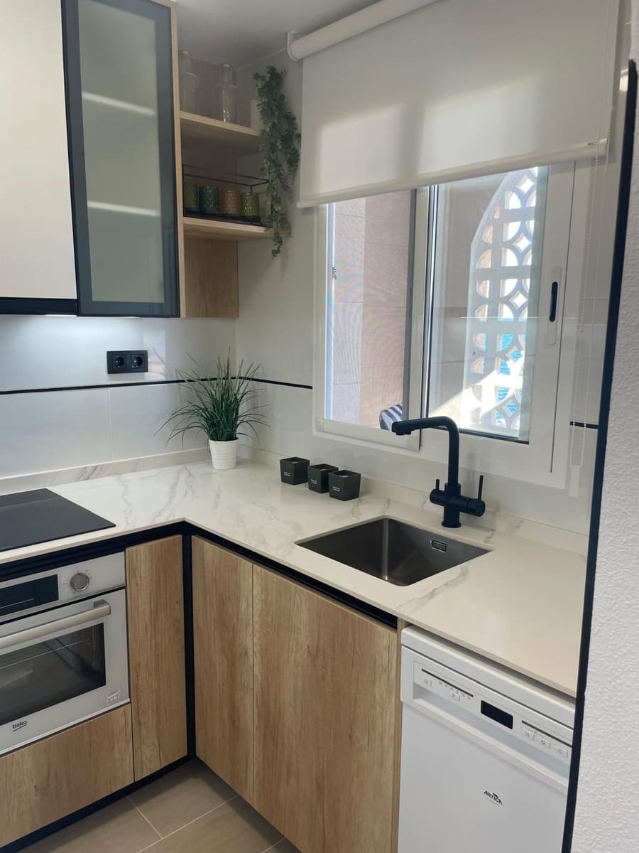 2 soverom Villa til salgs i Torrevieja med svømmebasseng - € 359 900 (Ref: 9233777)