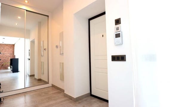 3 soveværelse Villa til salg i Nueva Torrevieja, Torrevieja med swimmingpool garage - € 679.000 (Ref: 9233782)