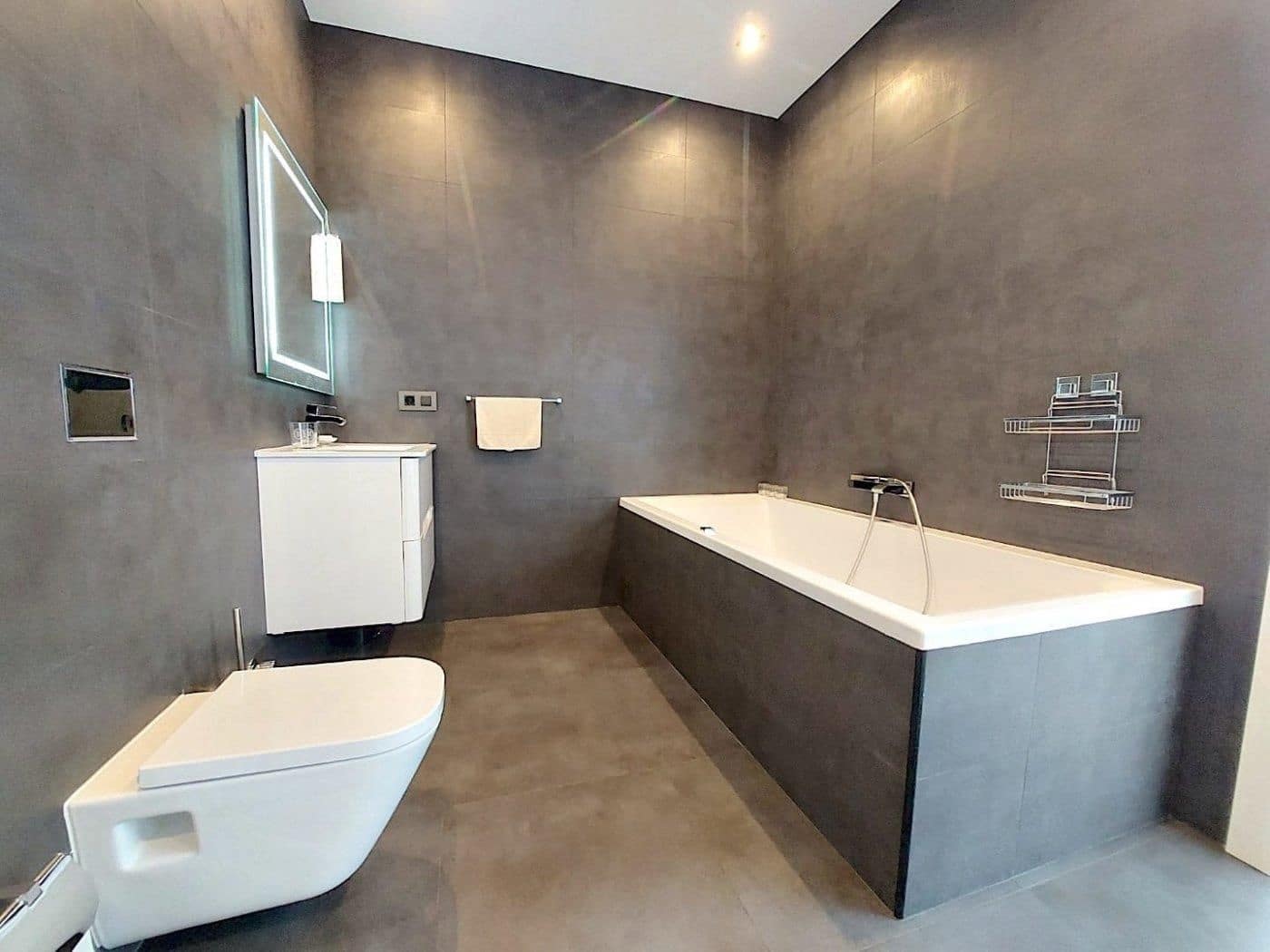 3 soveværelse Villa til salg i Torrevieja med swimmingpool garage - € 679.000 (Ref: 9233782)