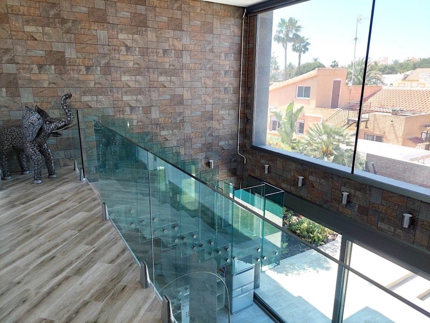 3 soveværelse Villa til salg i Torrevieja med swimmingpool garage - € 679.000 (Ref: 9233782)