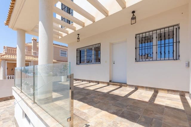 4 bedroom Villa for sale in Aguas Nuevas, Torrevieja with pool garage - € 549,000 (Ref: 9233785)