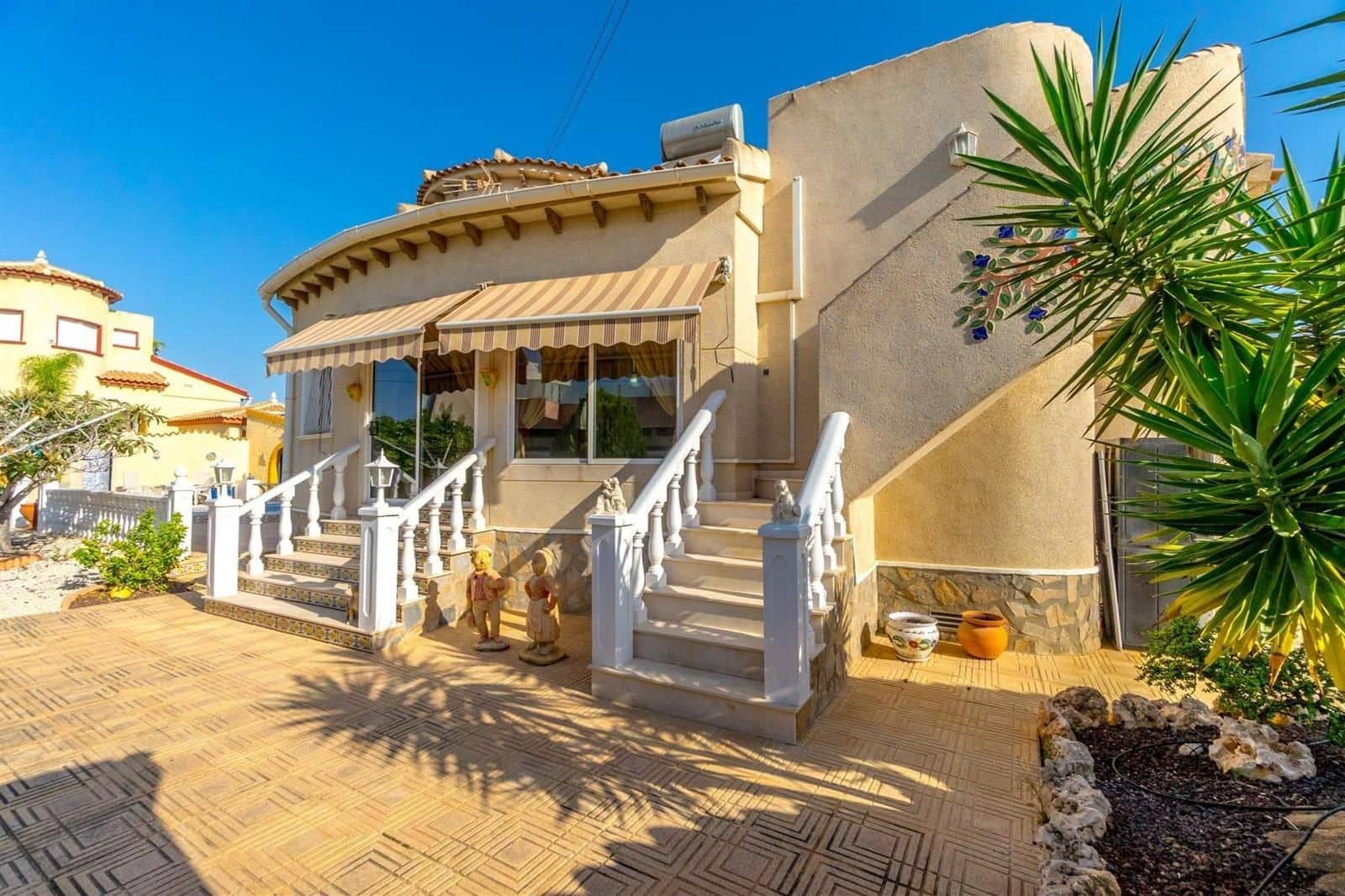 3 Zimmer Villa zu verkaufen in Ciudad Quesada mit Pool Garage - 349.000 € (Ref: 9233787)