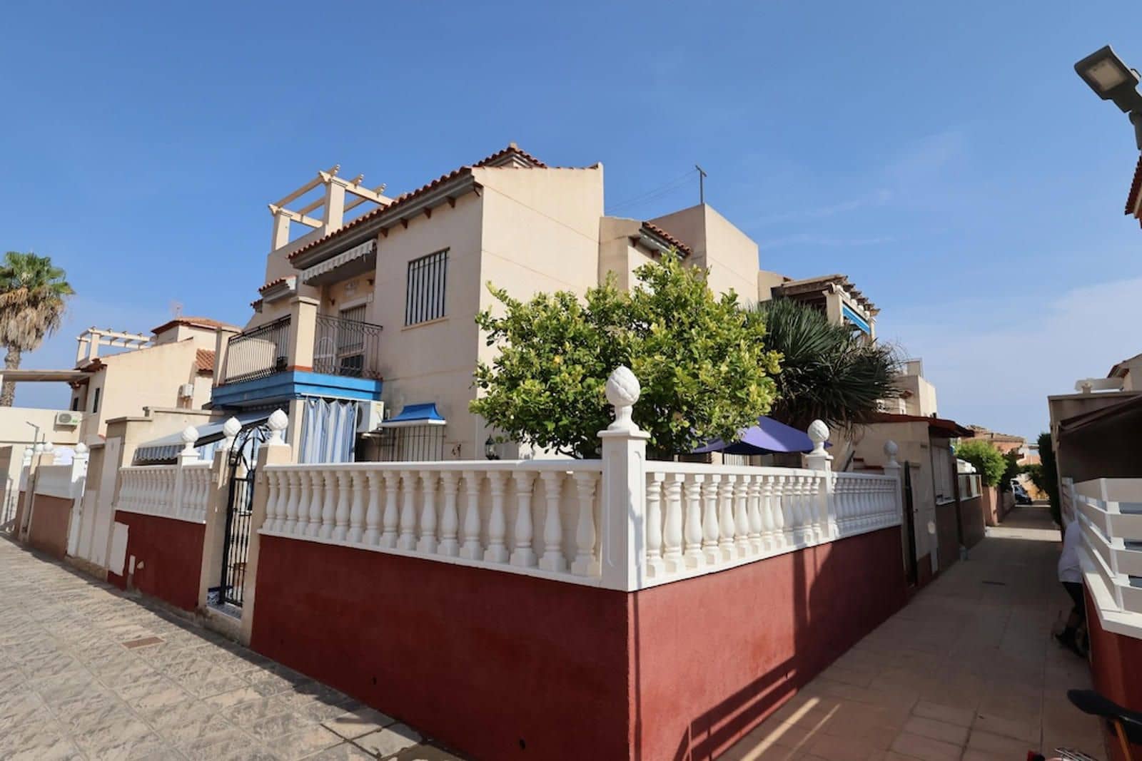 2 soveværelse Villa til salg i Playa Flamenca med swimmingpool - € 147.000 (Ref: 9233789)