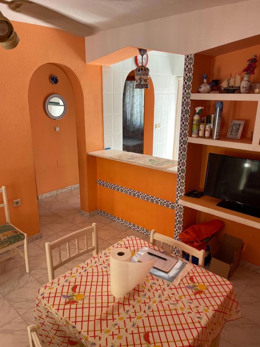 3 bedroom Villa for sale in Los Altos with pool - € 164,500 (Ref: 9233791)