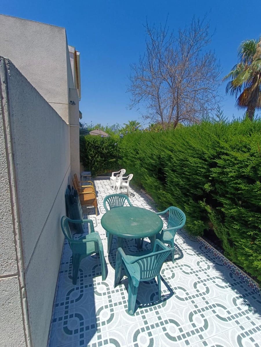 3 bedroom Villa for sale in Los Altos with pool - € 164,500 (Ref: 9233791)