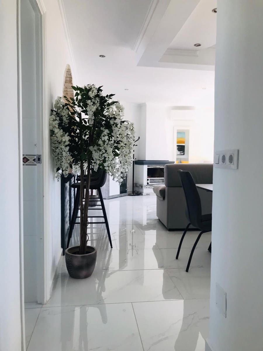 3 sovrum Villa till salu i Torrevieja med pool garage - 575 000 € (Ref: 9233792)