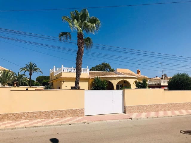 3 chambre Villa/Maison à vendre à El Chaparral, Torrevieja avec piscine garage - 575 000 € (Ref: 9233792)