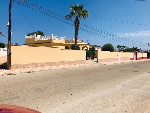 3 chambre Villa/Maison à vendre à El Chaparral, Torrevieja avec piscine garage - 575 000 € (Ref: 9233792)