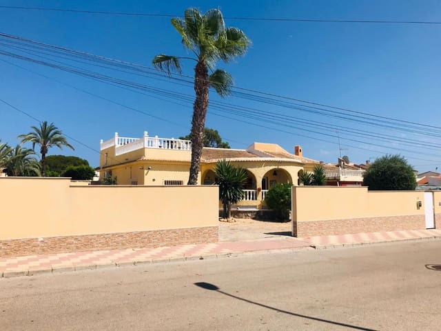 3 chambre Villa/Maison à vendre à El Chaparral, Torrevieja avec piscine garage - 575 000 € (Ref: 9233792)