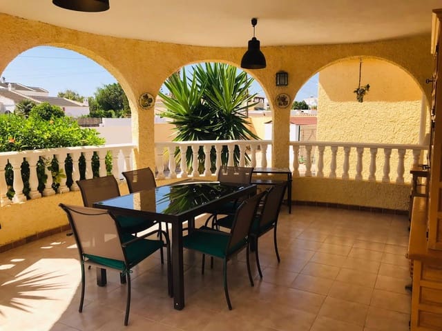 3 chambre Villa/Maison à vendre à El Chaparral, Torrevieja avec piscine garage - 575 000 € (Ref: 9233792)