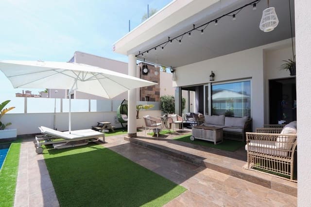 5 bedroom Villa for sale in Villamartin, Orihuela with pool - € 487,000 (Ref: 9233795)