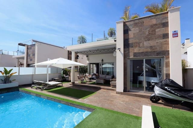 5 bedroom Villa for sale in Villamartin, Orihuela with pool - € 487,000 (Ref: 9233795)